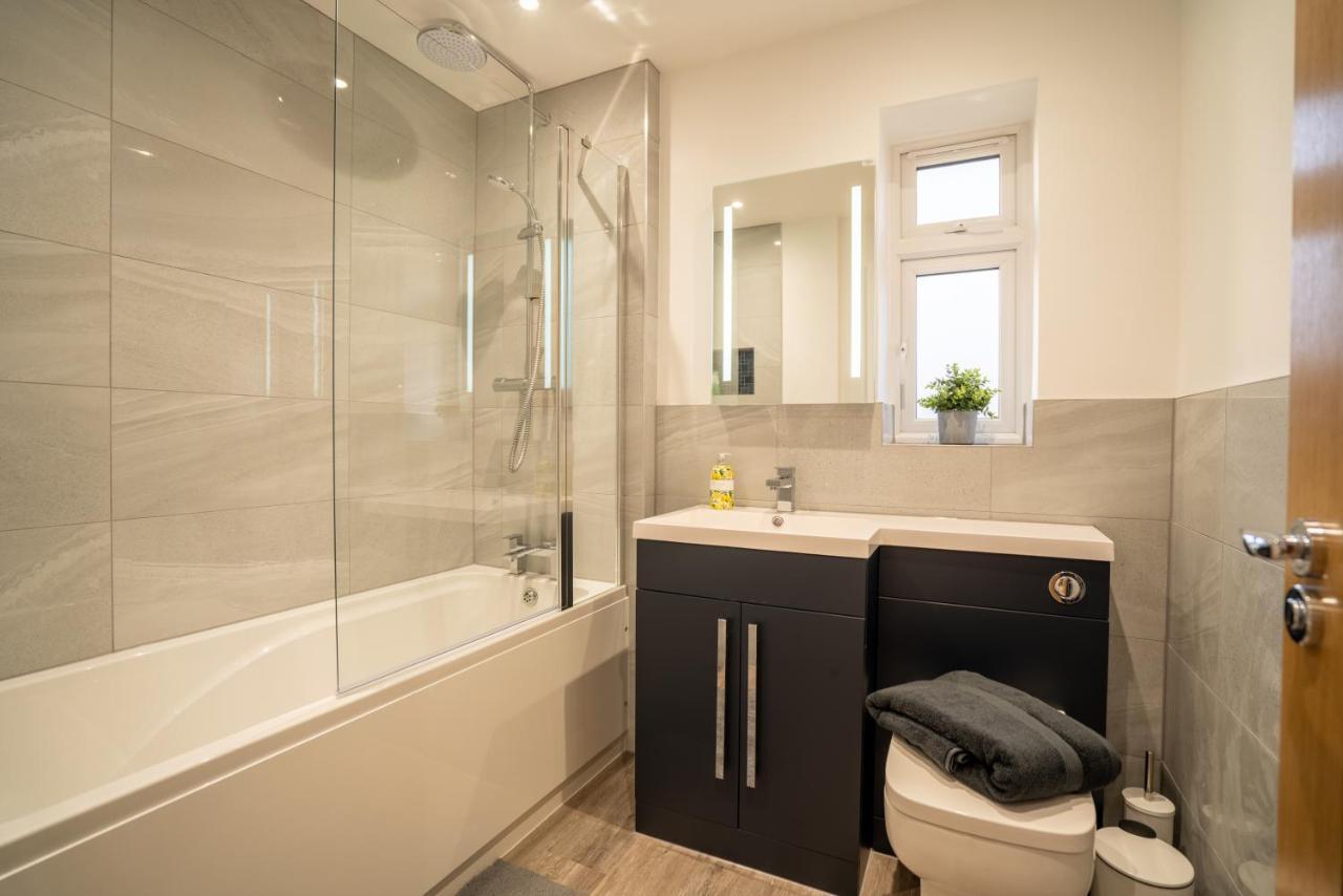 Mill Road Apartment First Floor Crawley  Esterno foto