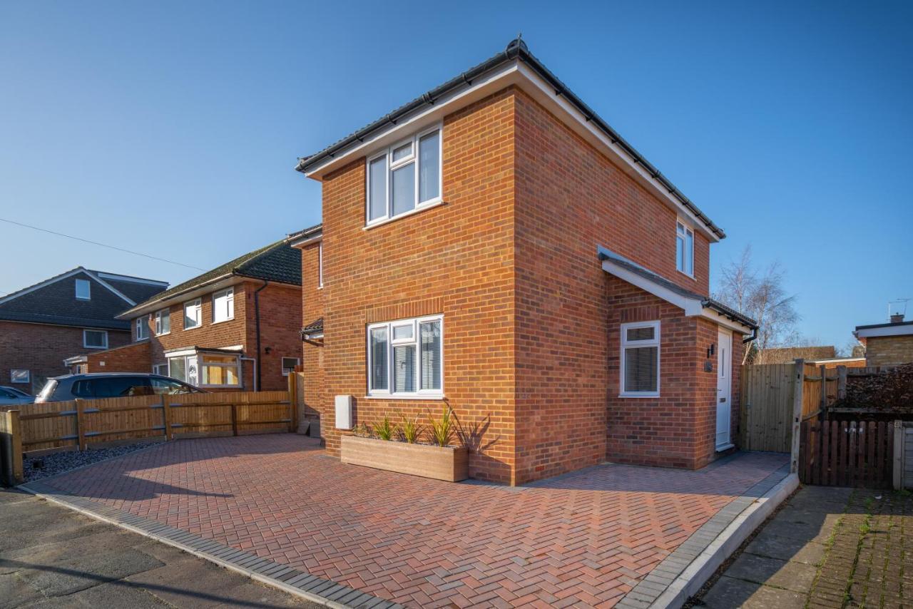 Mill Road Apartment First Floor Crawley  Esterno foto