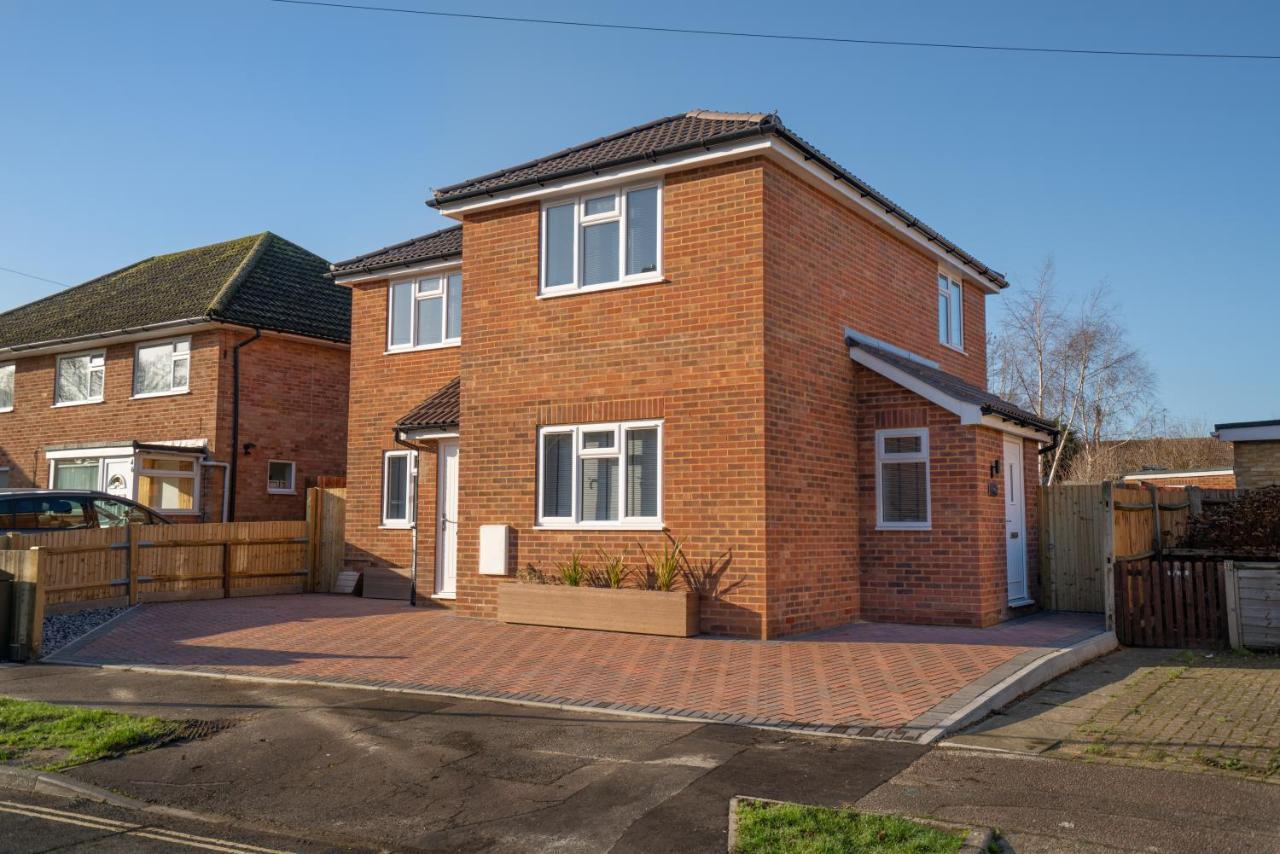 Mill Road Apartment First Floor Crawley  Esterno foto