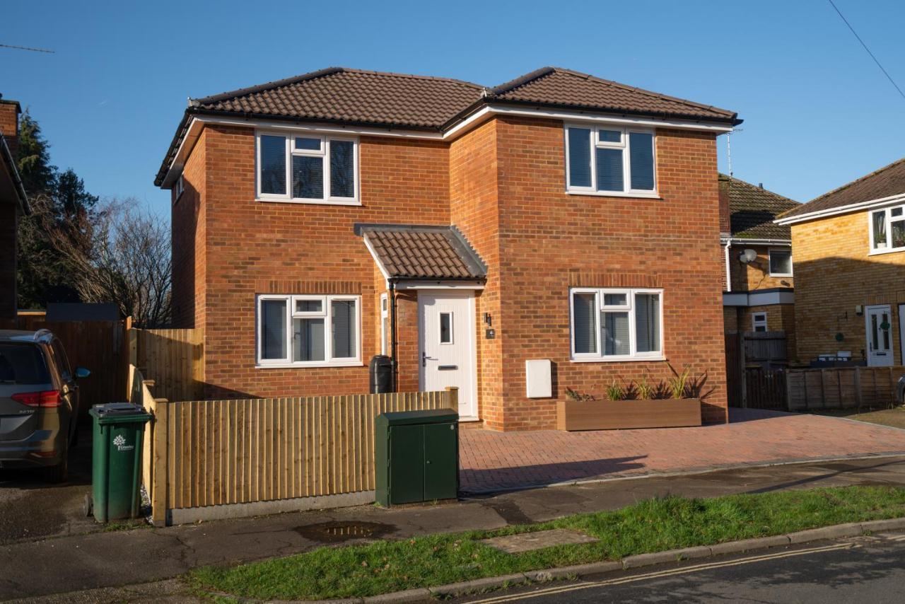 Mill Road Apartment First Floor Crawley  Esterno foto